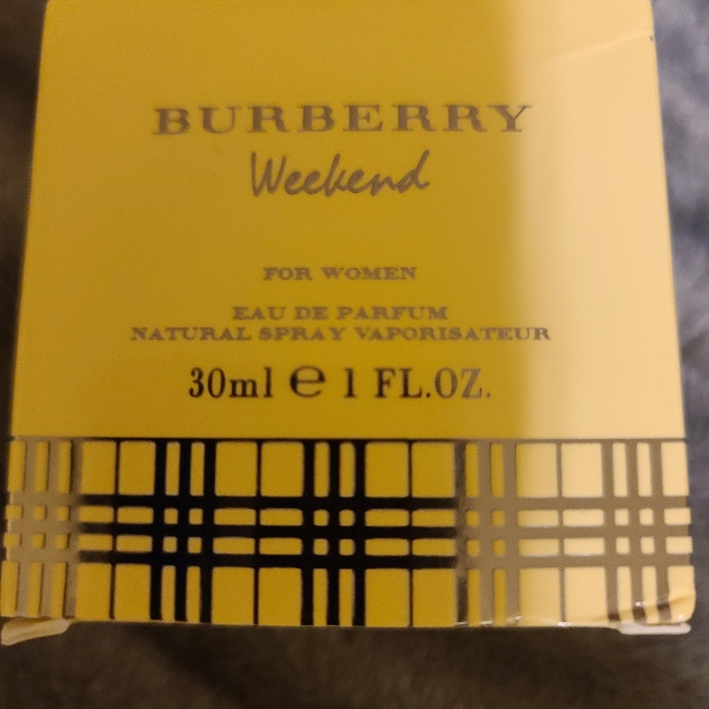 Burberry Weekend for Women Eau De Parfum 1.0 oz spray bottle NWT unopened sealed